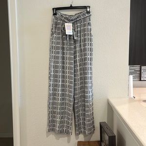 NET LulaRoe black, white and grey Dianne Style Pants, size XS